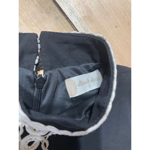 Women's Altar'd State White/Black sleeveless dress. Great detail. Size Small - Picture 2 of 5